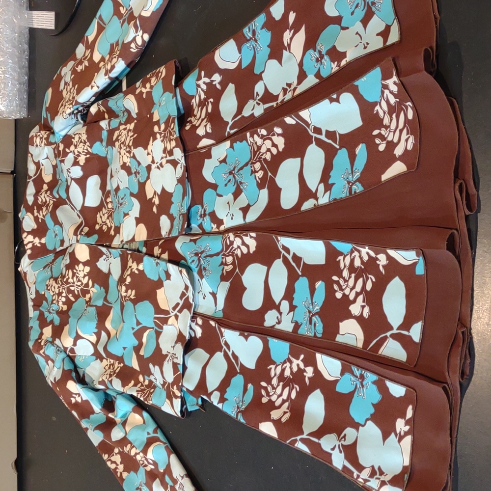 Gorgeous Woman 3 Piece Set Blazer...Top and Skirt by Tara Ryan